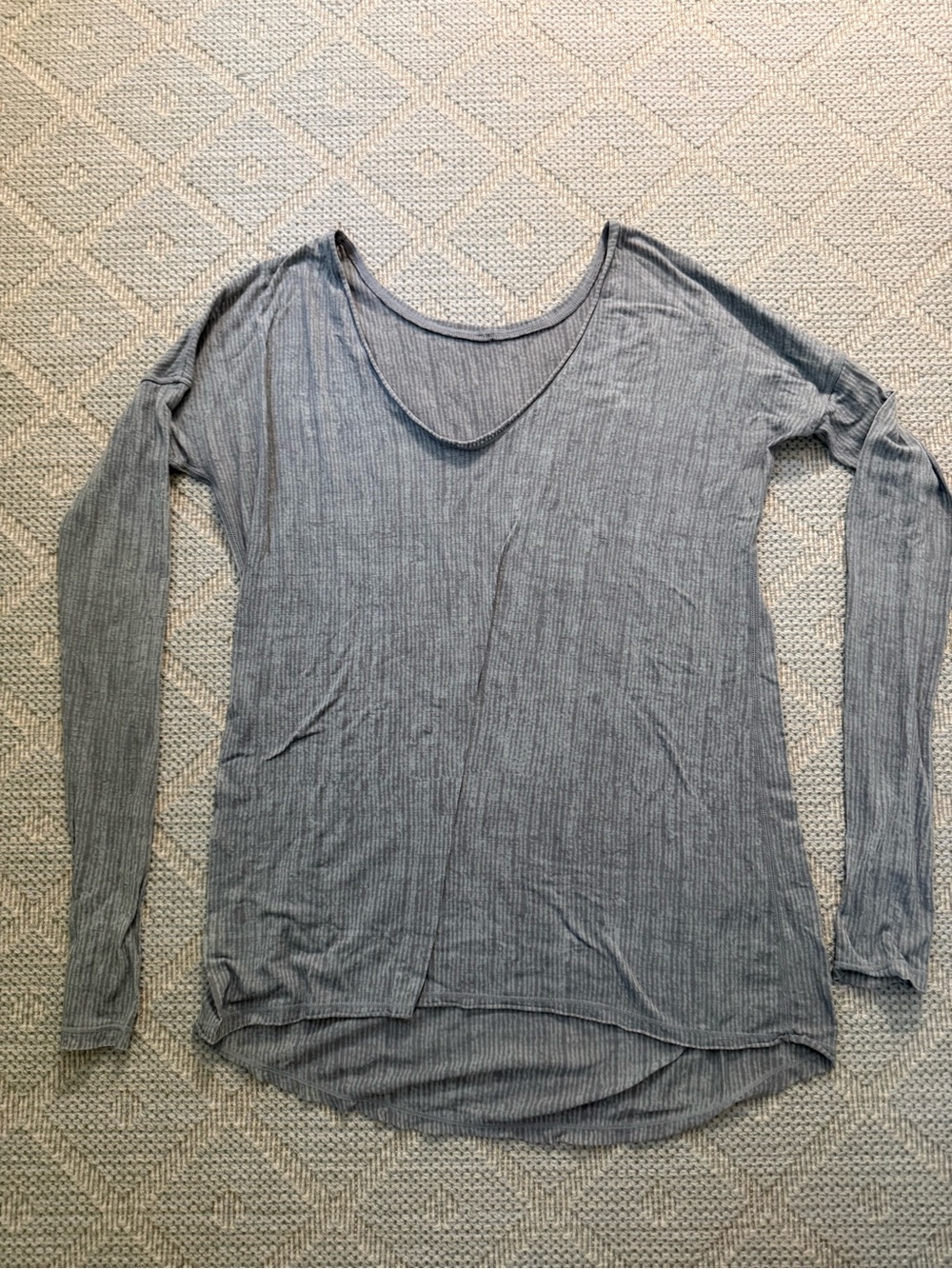 Lululemon Long Sleeve Women’s Top - Gray